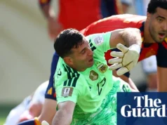 Chelsea fecha acordo de £ 7,5 milhões para contratar Emiliano Martinez do Aston Villa Chelsea agree £7.5m deal to sign Emiliano Martínez from Aston Villa