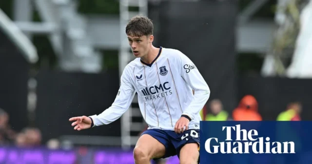 Transfer roundup: Moyes wants to keep Armstrong while Forest agree Muñoz deal