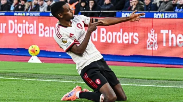 LIVE – Newcastle v Liverpool: Commentary, updates, goals and stats LIVE – Newcastle v Liverpool: Commentary, updates, goals and stats