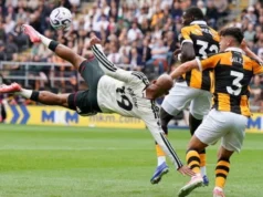 Hull 2-0 Manchester United: Relatório, pontuação e gols na vitória dos Red Devils no fim de semana de estreia Hull 2-0 Manchester United: Report, result and goals as Red Devils beaten on opening weekend
