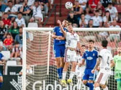 Oviedo veste a armadura e vence: vitória efetiva sobre Albacete (0-1) El Oviedo se pone coraza y triunfa: victoria efectiva en Albacete (0-1)