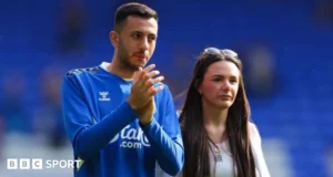 Crystal Palace: o coproprietário Steve Parish contata a namorada de Dwight McNeil antes da mudança Crystal Palace: Co-owner Steve Parish contacted Dwight McNeil's girlfriend before move