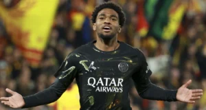 A busca do Aston Villa por Rafael Leão efetivamente termina após um grande desenvolvimento de transferência Ibrahim Mbaye of PSG celebrates his goal during the Ligue 1 McDonald's football match between RC Lens (RCL) and Paris Saint-Germain (PSG) at Stade Bollaert-Delelis on May 13, 2026 in Lens, France
