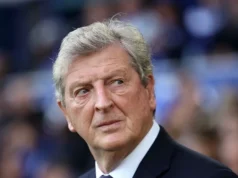 “Vencer o Fulham foi uma das melhores noites da minha carreira. Tirei a camisa e me joguei na grama como se fosse uma piscina.” Diego Forlán sobre o sucesso na Liga Europa em 2010 Roy Hodgson