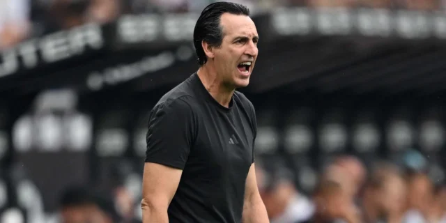 Why Aston Villa must sign £65m star to help Manzambi thrive Aston Villa manager Unai Emery reacts-1