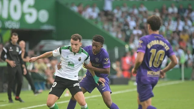 La crónica del Racing-Elche | Un desastre maquillado en 60 segundos