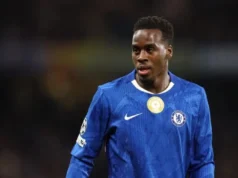 Roma está em contato constante com os agentes de Gittens. Roma in continuous contact with Gittens' agents