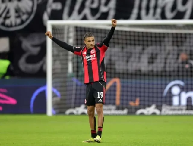 From Germany: Roma onto Frankfurt's Bahoya