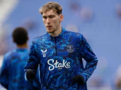 Everton deve contratar dois atacantes se Iliman Ndiaye sair neste verão Everton's James Garner during the warm up before the match