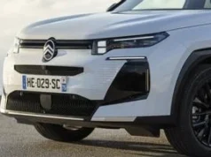 O novo Citroën C5 Aircross desafia as regras do segmento SUV com o seu design “Aerodesign” musculoso e esguio El nuevo Citroën C5 Aircross desafía las reglas del segmento SUV con su musculoso y esbelto diseño “Aerodesign”