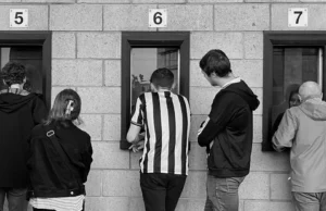 Os ingressos bônus já foram colocados à venda para os fãs do Newcastle depois que o West Brom não conseguiu vendê-los Bonus tickets have now gone on sale to Newcastle fans after West Brom fail to sell them