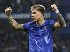 Relatório: Manchester City pronto para fazer uma oferta para contratar um meio-campista da Premier League. Report: Man City ready to make offer to sign Premier League midfielder