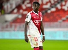 Relatório: O Chelsea está considerando fortemente a transferência do meio-campista de 22 anos. Report: Chelsea strongly considering move for 22-year-old midfielder