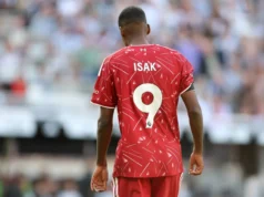 Depois que Alexander Isak engarrafa o pênalti do St James’ Park, Andoni Iraola vem em sua defesa After Alexander Isak bottles taking St James’ Park penalty Andoni Iraola comes to his defence