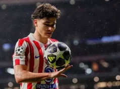 Atlético de Madrid empata com Villarreal enquanto a crise de Alvarez aumenta Julian Alvarez wearing an Atletico Madrid jersey holding a Champions League football