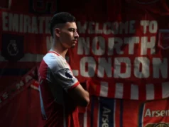 O Arsenal não deveria vender Gabriel Martinelli – mesmo que seja uma venda recorde Gabriel Martinelli of Arsenal poses during the Arsenal Men's team photocall at London Colney on August 08, 2023 in St Albans, England.