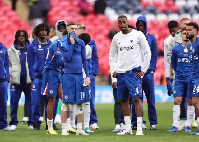Manchester United offered chance to sign “exceptional” Premier League defender