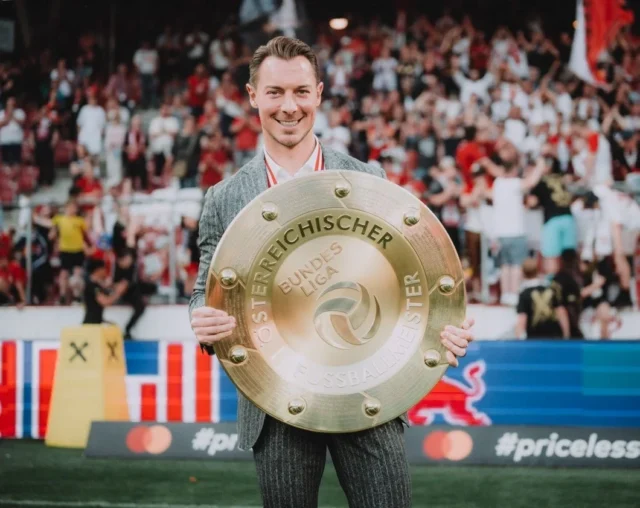 FFT395.feat_managers_a.gettyimages_1494062516