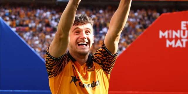 Wolves make late offer to sign Premier League player ahead of Burnley and West Ham ryan-giles-hull