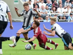 Com o chão ainda varrido de amor por Kevin e ódio por Alex… Victor Munoz Penalty Newcastle United Liverpool