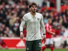 O Chelsea está ‘em negociações’ para vender o atacante de 20 anos ao Napoli em um acordo com preço reduzido Chelsea ‘in talks’ to sell 20-year-old forward to Napoli in cut price deal