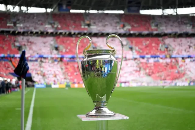 UEFA Champions League Draw: Bayern Munich and Borussia Dortmund set to face English Champions Arsenal - Get German Football News UEFA Champions League Draw: Bayern Munich and Borussia Dortmund set to face English Champions Arsenal - Get German Football News
