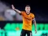 Kieran Trippier com cinta após sofrer lesão no ligamento colateral medial Kieran Trippier in a brace after suffering injury to his MCL