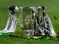 Sorteio da terceira rodada da Copa Carabao: tudo o que você precisa saber The trophy on the pitch after the Carabao Cup Final between Liverpool and Newcastle United at Wembley Stadium on March 16, 2025 in London, England.