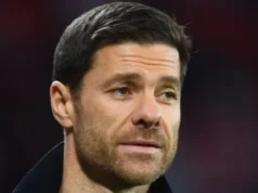 Rodgers elogia Alonso, técnico do Chelsea, e afirma que ainda pode jogar na Premier League Rogers hails Chelsea boss Alonso and claims he could still play in Premier League