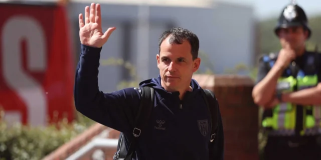 How Sunderland could seal a late-window upgrade on Catamo and Paixao Sunderland manager Regis Le Bris arrives at the stadium before the match