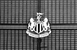 Newcastle United anuncia oficialmente três jovens contratações de clubes rivais Newcastle United officially announce three young signings from rival clubs