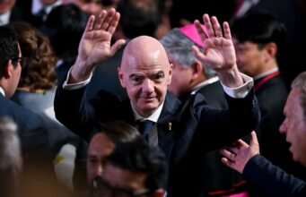 Gianni Infantino diz que está “empenhado em fazer a coisa certa” pela FIFA