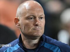 Abuso racista de G-sung Eom: Alex Neil, chefe do Millwall, criticado por comentários de paralisação