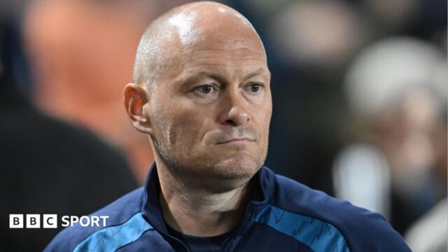 Abuso racista de G-sung Eom: Alex Neil, chefe do Millwall, criticado por comentários de paralisação Abuso racista de G-sung Eom: Alex Neil, chefe do Millwall, criticado por comentários de paralisação