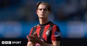 Bournemouth estava aberto à venda de Alex Scott em janeiro
