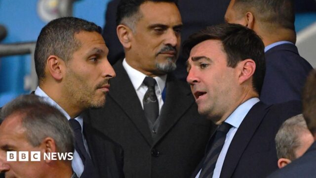 Burnham teve dois jantares de hospitalidade com o presidente do Man City, mostram registros excluídos Burnham teve dois jantares de hospitalidade com o presidente do Man City, mostram registros excluídos