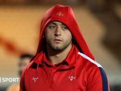 Copa do Mundo da Rugby League 2026: Mickey Lewis fora da estreia na Inglaterra Copa do Mundo da Rugby League 2026: Mickey Lewis fora da estreia na Inglaterra