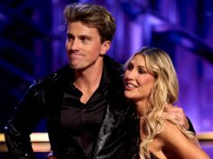 Emma Slater, da DWTS, compartilha o raciocínio por trás dos movimentos bizarros da valsa de Jackson Olson Emma Slater, da DWTS, compartilha o raciocínio por trás dos movimentos bizarros da valsa de Jackson Olson