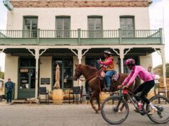 ‘Fiquei chocado com a escala’ – Lachlan Morton bate o recorde do Pony Express de 160 anos em mais de 19 horas em aventura em oito estados dos EUA 'Fiquei chocado com a escala' - Lachlan Morton bate o recorde do Pony Express de 160 anos em mais de 19 horas em aventura em oito estados dos EUA