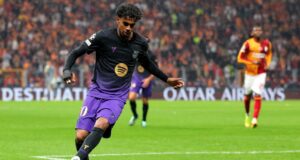 Lamine Yamal: assistência para Anthony Gordon vence ‘quase rabona’ no Barcelona