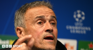 Luis Enrique, técnico do Paris Saint-Germain, espera que o Man City evite sanções