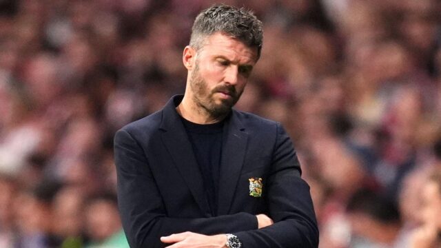 Mais homem expõe as falhas do Utd, mas Carrick fica aliviado quando Martinez liga para Wilcox