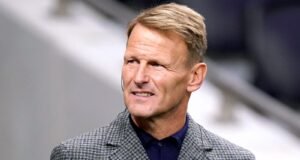 Man Utd: Teddy Sheringham diz à INEOS para ligar para Brighton para assinar a estrela de ‘£ 100 milhões’