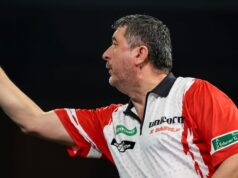 Mensur Suljovic faz referência a operador de dardos por incitar zombaria contra Ross Smith e comentários supostamente sexistas enquanto austríaco pede desculpas | Notícias sobre dardos
