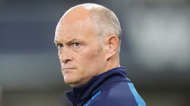 Millwall: Alex Neil critica decisão de pausar o jogo contra o Swansea após suposto canto racista contra Eom Ji-Sung | Notícias de futebol Millwall: Alex Neil critica decisão de pausar o jogo contra o Swansea após suposto canto racista contra Eom Ji-Sung | Notícias de futebol