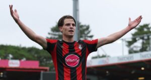 Notícias sobre transferência de Alex Scott: Bournemouth considerará ofertas superiores a £ 80 milhões para o internacional inglês em meio à recusa em assinar novo contrato | Notícias de futebol
