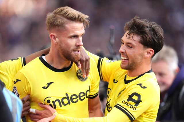 O Brentford continua invicto no jogo fora de casa contra o Aston Villa. O Brentford continua invicto no jogo fora de casa contra o Aston Villa.