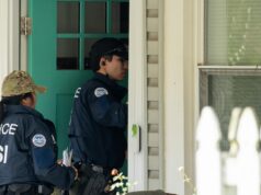 O deputado Omar disse que sim. ‘Não silenciada’ depois que agentes federais invadiram sua casa O deputado Omar disse que sim. ‘Não silenciada’ depois que agentes federais invadiram sua casa