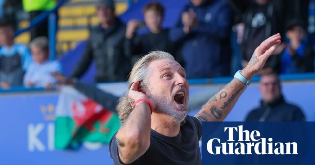 O vilão do Panto, Robbie Savage, abandona o ceticismo para deixar o Leicester atordoado | Peterborough O vilão do Panto, Robbie Savage, abandona o ceticismo para deixar o Leicester atordoado | Peterborough