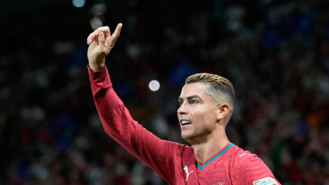 Portugal temporariamente suspenso enquanto Cristiano Ronaldo se retira da selecção nacional Portugal temporariamente suspenso enquanto Cristiano Ronaldo se retira da selecção nacional